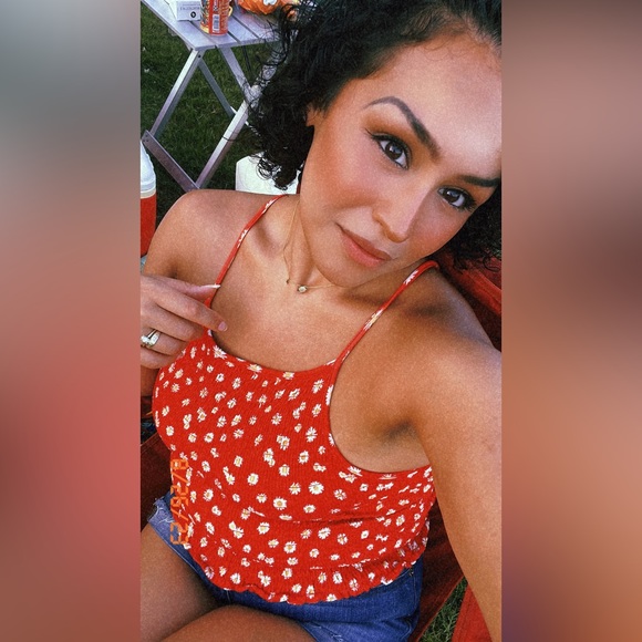 Meet your Posher, Megan - Picture 6 of 6